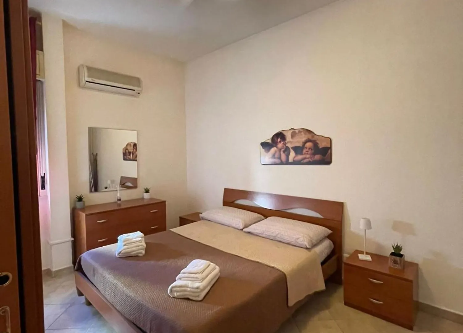 Politeama House - Appartamento In Pieno Centro Citta Palermo